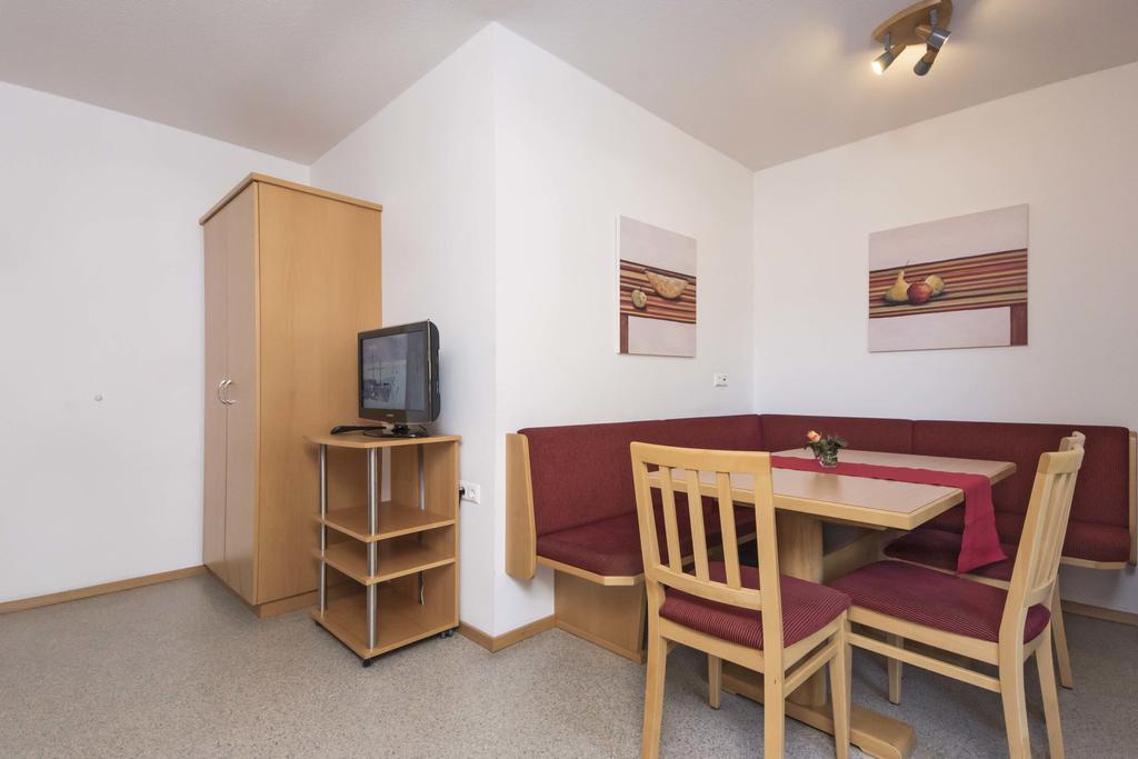 Aparthotel Haus Renate Kaunertal Pokoj fotografie