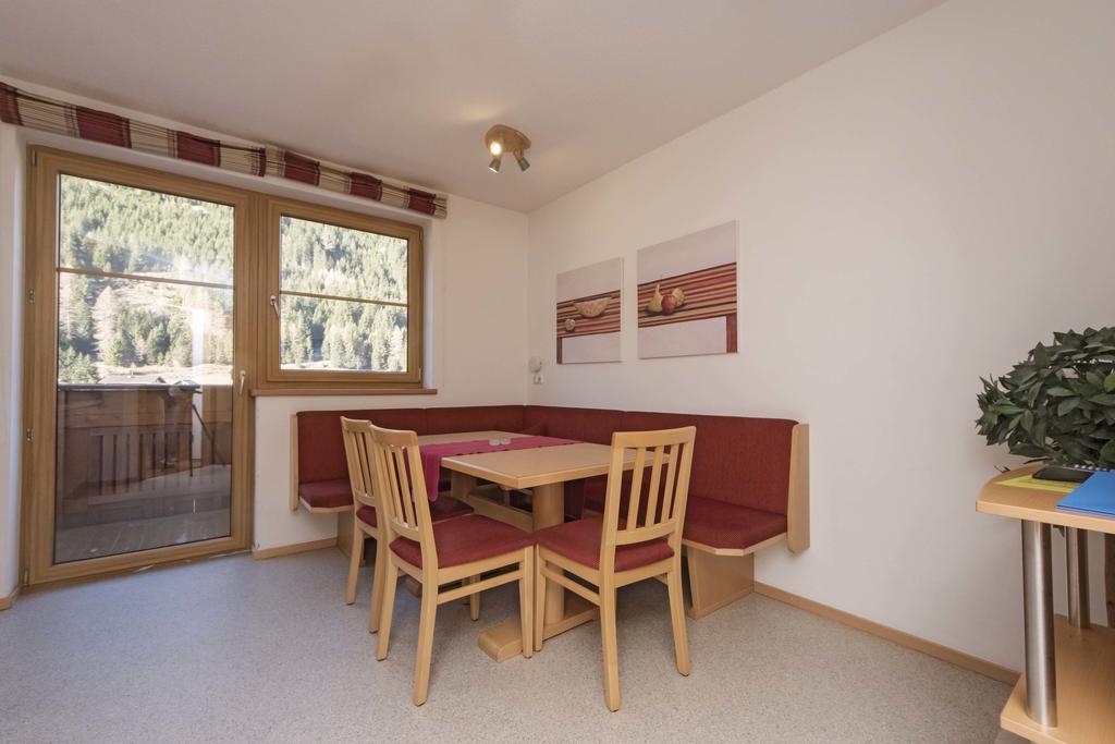Aparthotel Haus Renate Kaunertal Pokoj fotografie
